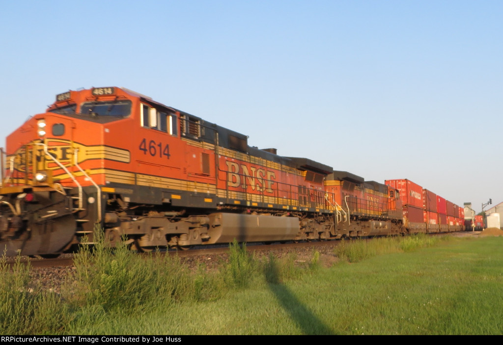 BNSF 4614 East